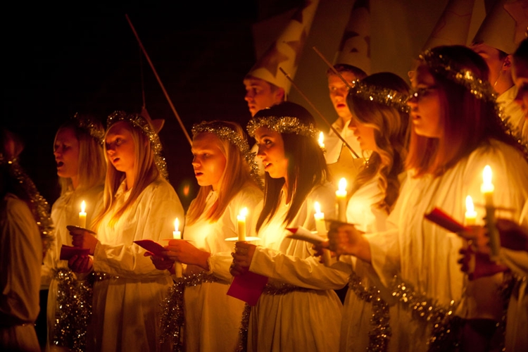 Sankta Lucia a  light in the darkness